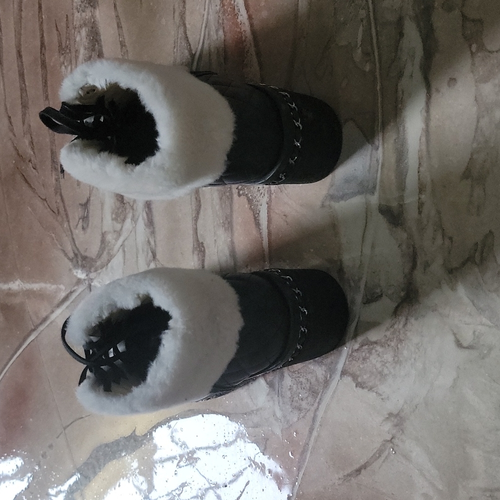 Shoes - Picture 3 of 3